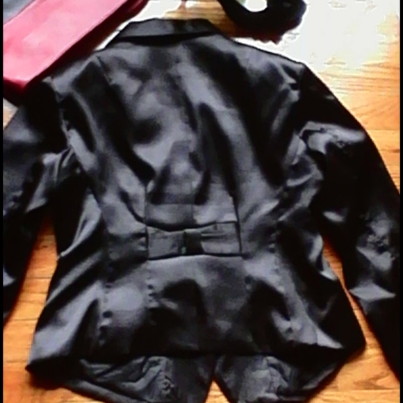 Satin Blazer - Picture 5 of 9